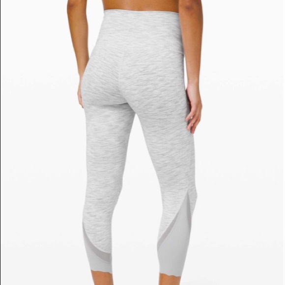 🔥 Lululemon Wunder Under 23” White Motif Size 4 or 6 - Picture 4 of 14
